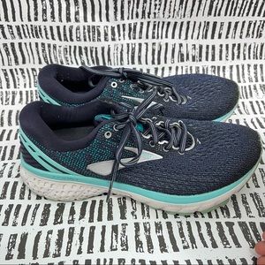 Brooks ghost 11 womens sneakers size 8.5